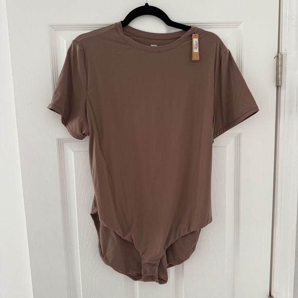 NWT SKIMS Umber Essential T Shirt Bodysuit Short Sleeve 4X Brown Neutral Plus - Picture 1 of 8
